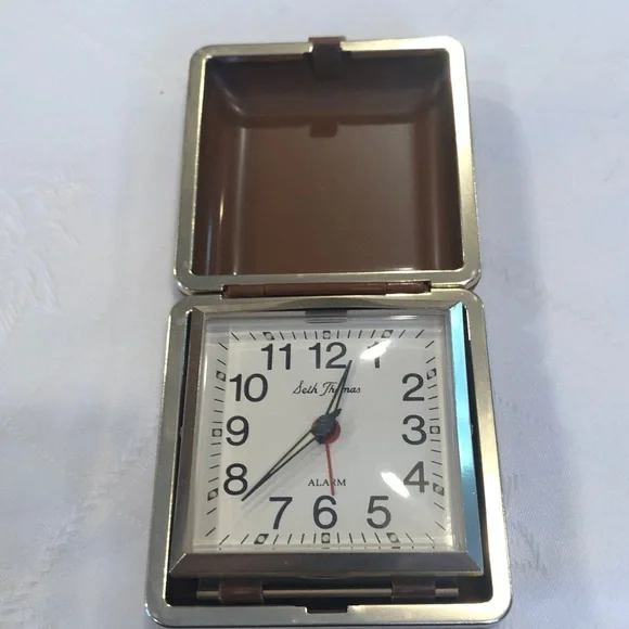 Compact clock - Picture 4 of 5